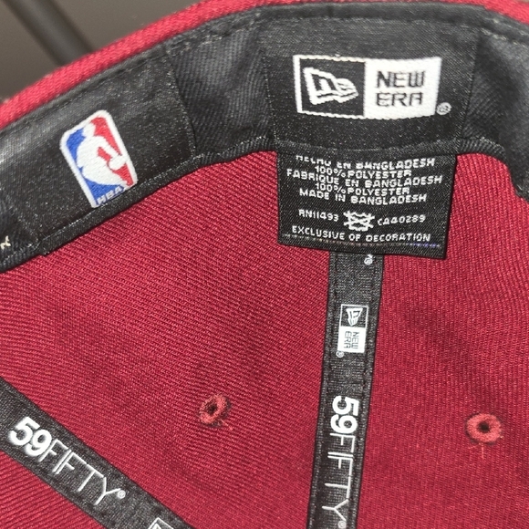 New Era Burgundy Cleveland Cavaliers Cap with Gold and White Accents - Picture 2 of 4